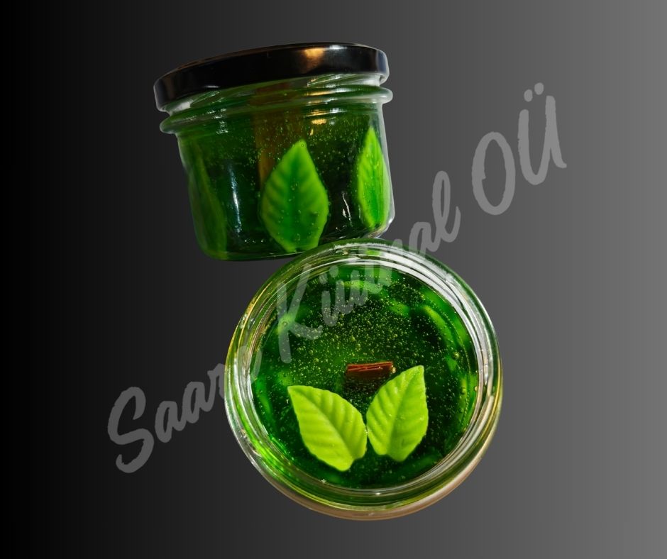 Summer Mojito käsitööna valmistatud geelküünal värske laimi ja piparmündi inspireeritud aroomiga läbipaistvas klaasanumas.